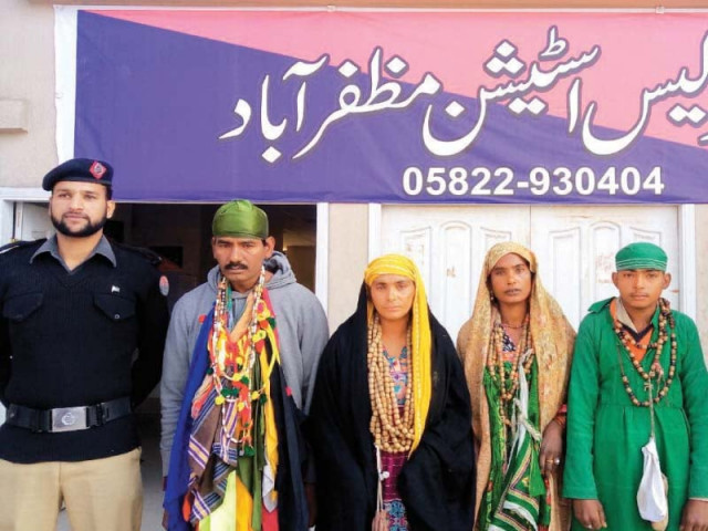 the arrested gang in police custody photo express the arrested gang in police custody photo express