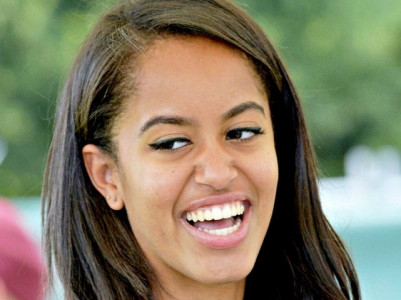 barack obama s eldest daughter snapped kissing british beau barack obama s eldest daughter snapped kissing british beau