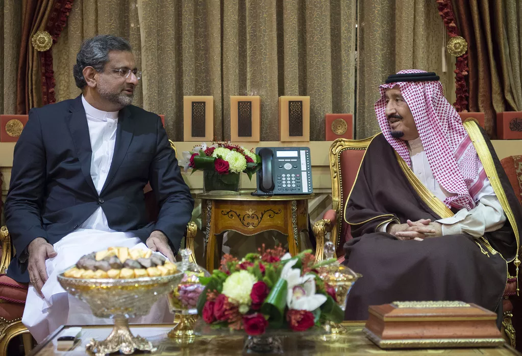 prime minister shahid khaqan abbasi meets saudi king salman bin abdulaziz in riyadh on november 26 2017 photo inp prime minister shahid khaqan abbasi meets saudi king salman bin abdulaziz in riyadh on november 26 2017 photo inp