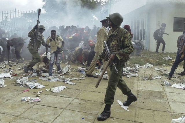 chaos erupted at kenya 039 s kasarani stadium in nairobi as supporters of president uhuru kenyatta tried to get into the venue to attend his inauguration ceremony photo afp chaos erupted at kenya 039 s kasarani stadium in nairobi as supporters of president uhuru kenyatta tried to get into the venue to attend his inauguration ceremony photo afp