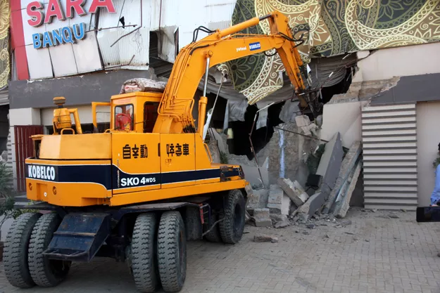 kda removes illegal encroachments in gulistan e jauhar on apex court 039 s order photo athar khan kda removes illegal encroachments in gulistan e jauhar on apex court 039 s order photo athar khan