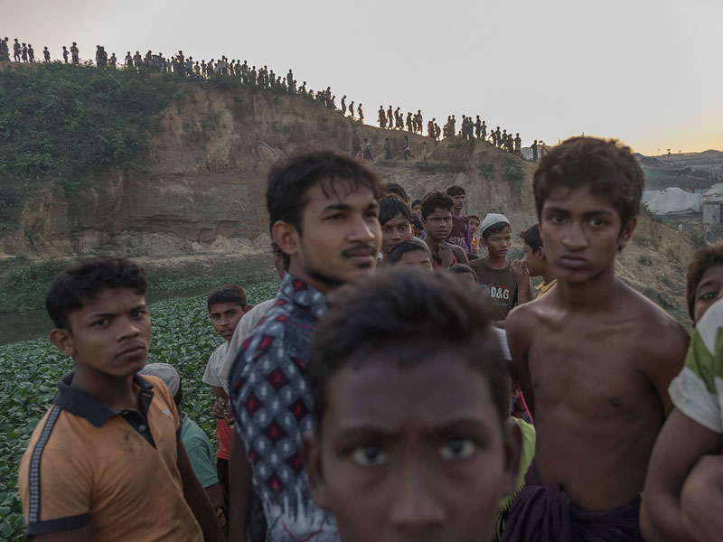 rohingya muslim refugees near kutupalong refugee camp at cox 039 s bazar photo afp