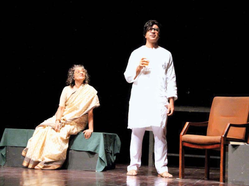 actors perform at pnca photo express