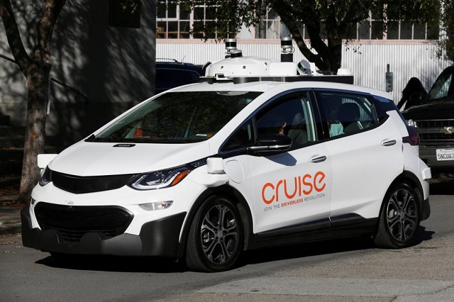 gm plans large scale launch of self driving cars in us cities in 2019