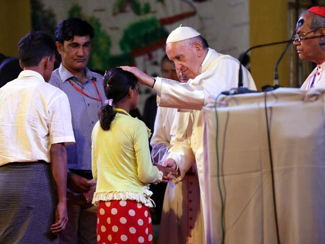 pope francis meets a group of rohingya refugees during an inter religious conference at st mary 039 s cathedral in dhaka bangladesh december 1 2017 photo reuters