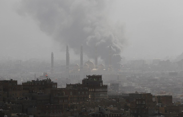 smoke rises during the battle between former yemeni president ali abdullah saleh 039 s supporters and the houthi fighters in sanaa yemen december 2 2017 photo reuters