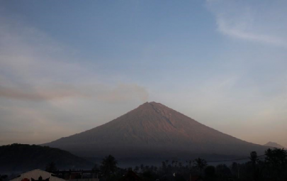china suspends flights from bali to china due to volcanic ash china suspends flights from bali to china due to volcanic ash