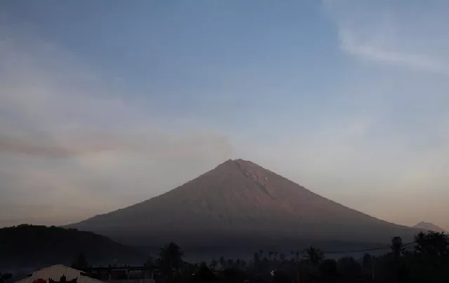 reuters staff 3 min read shanghai reuters china s aviation authority has suspended all flights from the indonesian holiday island of bali to chinese cities until the threat of volcanic ash clears the state run people s daily newspaper reported on monday mount agung volcano is seen from amed in karangasem regency bali indonesia december 4 2017 photo reuters reuters staff 3 min read shanghai reuters china s aviation authority has suspended all flights from the indonesian holiday island of bali to chinese cities until the threat of volcanic ash clears the state run people s daily newspaper reported on monday mount agung volcano is seen from amed in karangasem regency bali indonesia december 4 2017 photo reuters
