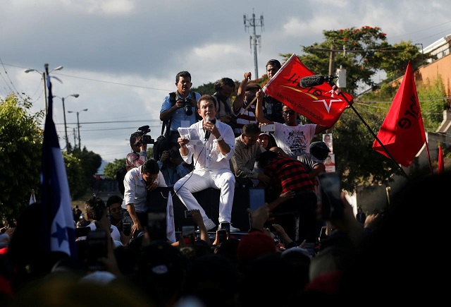 salvador nasralla presidential candidate for the opposition alliance against the dictatorship gives a speech to supporters as he takes part in a protest while the country is still mired in chaos over a contested presidential election in tegucigalpa honduras december 3 2017 photo reuters
