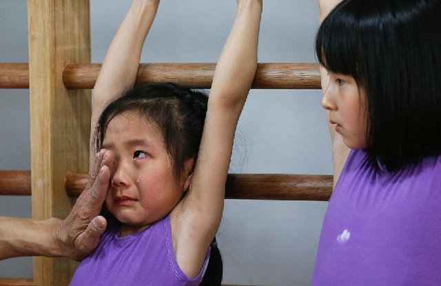China Sex Cring Video - China shuts down school 'teaching women to be obedient'