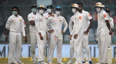 doctors say no to sport in delhi as cricketers choke in smog