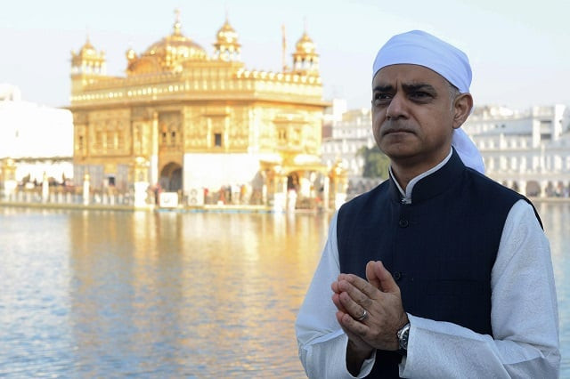 mayor of london sadiq khan poses for a picture during his visit to the golden temple complex in amritsar on december 6 2017 photo afp mayor of london sadiq khan poses for a picture during his visit to the golden temple complex in amritsar on december 6 2017 photo afp