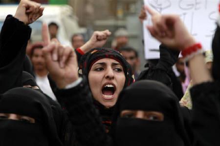 yemeni women protest demanding slain ex president ali abdullah saleh 039 s body photo reuters