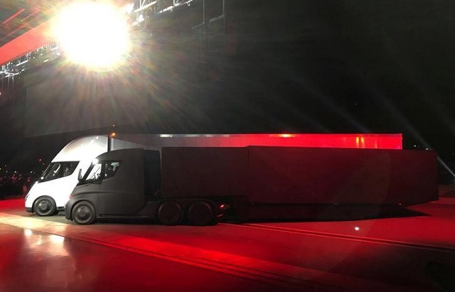 tesla 039 s new electric semi truck is unveiled during a presentation in hawthorne california us november 16 2017 photo reuters