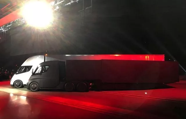 tesla 039 s new electric semi truck is unveiled during a presentation in hawthorne california us november 16 2017 photo reuters tesla 039 s new electric semi truck is unveiled during a presentation in hawthorne california us november 16 2017 photo reuters