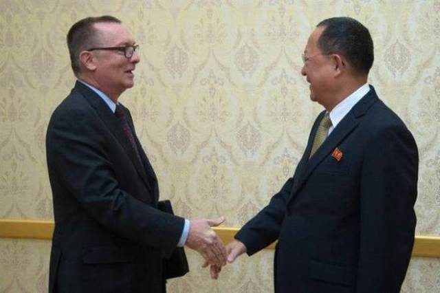 north korean senior ruling party leader ri su yong right shakes hands with jeffrey feltman the un 039 s under secretary general for political affairs at mansudae assembly hall in pyongyang photo afp north korean senior ruling party leader ri su yong right shakes hands with jeffrey feltman the un 039 s under secretary general for political affairs at mansudae assembly hall in pyongyang photo afp