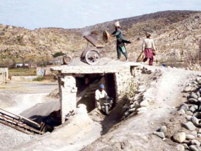 crackdown begins on stone crushing plants in jamshoro crackdown begins on stone crushing plants in jamshoro