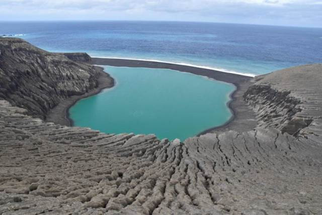 the new tongan island of hunga tonga hunga haapai is shown on june 5 photo afp the new tongan island of hunga tonga hunga haapai is shown on june 5 photo afp