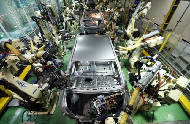 hyundai motor 039 s sedans are assembled at a factory of the carmaker in asan about 100 km 62 miles south of seoul january 22 2013 reuters lee jae won