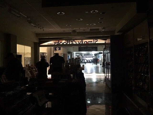 the atlanta 039 s airport is pictured during the power outage in atlanta u s december 17 2017 photo twitter