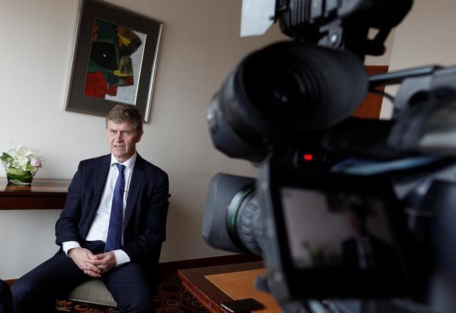 file photo erik solheim executive director of the un environment programme unep speaks during an interview with reuters in jakarta indonesia december 14 2016 photo reuters