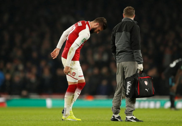 arsenal 039 s olivier giroud is substituted off after sustaining an injury in the match against west ham on december 19 2017 photo reuters