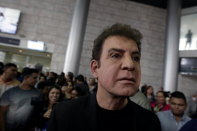 honduran opposition candidate salvador nasralla arrives at toncontin airport after visiting the u s in tegucigalpa honduras december 20 2017 photo reuters honduran opposition candidate salvador nasralla arrives at toncontin airport after visiting the u s in tegucigalpa honduras december 20 2017 photo reuters