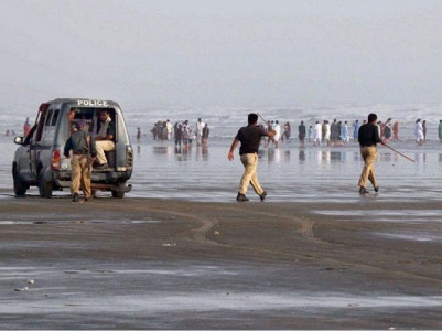 swimming banned at karachi beaches on christmas new year swimming banned at karachi beaches on christmas new year