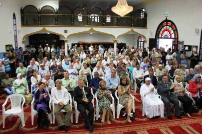muslim man punched in face for refusing to talk about the israeli palestinian conflict muslim man punched in face for refusing to talk about the israeli palestinian conflict