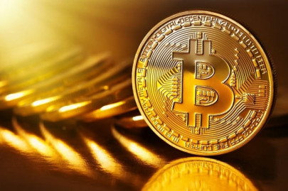 bitcoin tumbles 10 in wake of deepening china crackdown bitcoin tumbles 10 in wake of deepening china crackdown