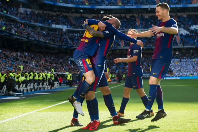 barcelona 039 s spanish midfielder aleix vidal c celebrates with teammates after scoring during the spanish league quot clasico quot football match real madrid cf vs fc barcelona at the santiago bernadene stadium in madrid on december 23 2017 photo afp barcelona 039 s spanish midfielder aleix vidal c celebrates with teammates after scoring during the spanish league quot clasico quot football match real madrid cf vs fc barcelona at the santiago bernadene stadium in madrid on december 23 2017 photo afp