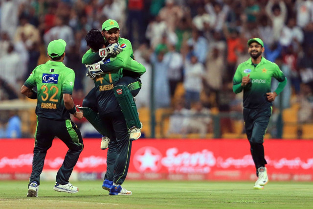 onus on bowlers azhar mahmood believes pakistani batting has historically struggled in new zealand but this time around the responsibility will be on bowlers to get accustomed to the windy conditions and deliver photo afp onus on bowlers azhar mahmood believes pakistani batting has historically struggled in new zealand but this time around the responsibility will be on bowlers to get accustomed to the windy conditions and deliver photo afp