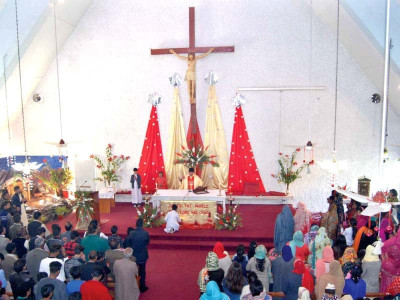 christians in twin cities celebrate christmas