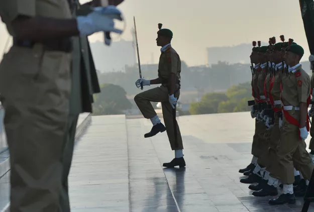 the change of guards ceremony at quaid i azam 039 s mausoleum was situated by representatives of all armed forces of the country photo afp the change of guards ceremony at quaid i azam 039 s mausoleum was situated by representatives of all armed forces of the country photo afp