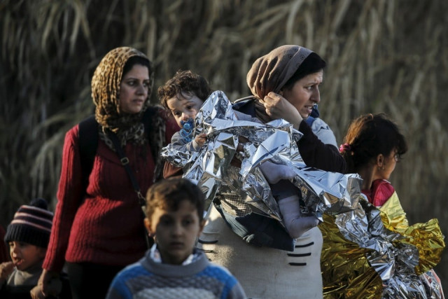 displaced syrians fight battle against cold photo reuters displaced syrians fight battle against cold photo reuters