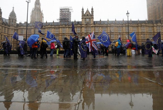 anti brexit protesters demonstrate outside the houses of parliament in london britain december 11 2017 photo reuters