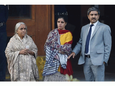 india accuses pakistan of harassing kulbhushan jadhav s family india accuses pakistan of harassing kulbhushan jadhav s family