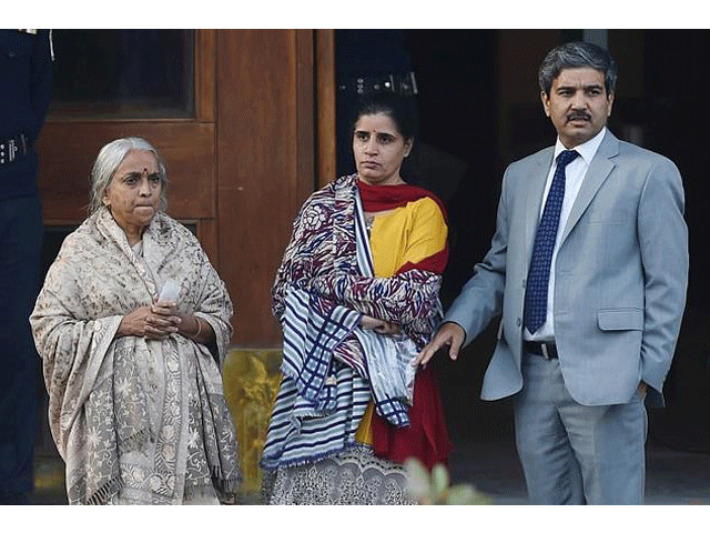 jadhav met his mother and wife on monday their first meeting since the spy 039 s arrest from balochistan last year photo afp