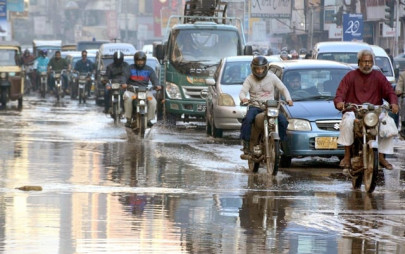 sunken pipelines inundate karachi s streets with sewage water sunken pipelines inundate karachi s streets with sewage water