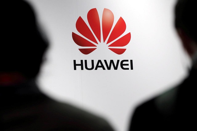 journalists attend the presentation of the huawei 039 s new smartphone in paris france may 7 2014 photo reuters