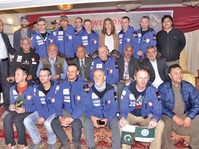 polish team off to conquer k2 in winter