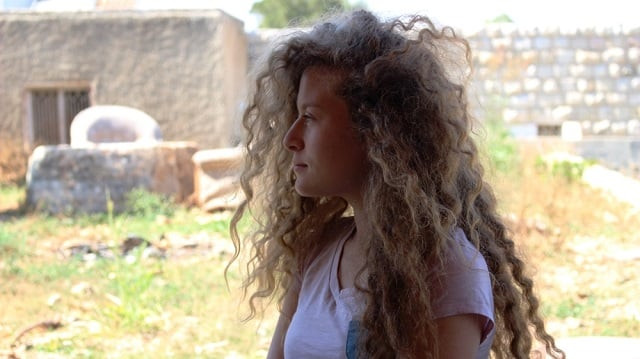 in the footage the soldiers did not respond to tamimi 039 s actions the footage quickly became viral on israeli mainstream and social media sparking anger and calls to charge the girl photo courtesy al jazeera in the footage the soldiers did not respond to tamimi 039 s actions the footage quickly became viral on israeli mainstream and social media sparking anger and calls to charge the girl photo courtesy al jazeera