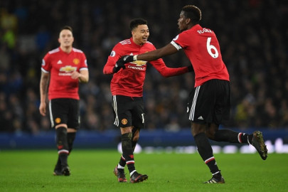 lingard martial star as united down everton
