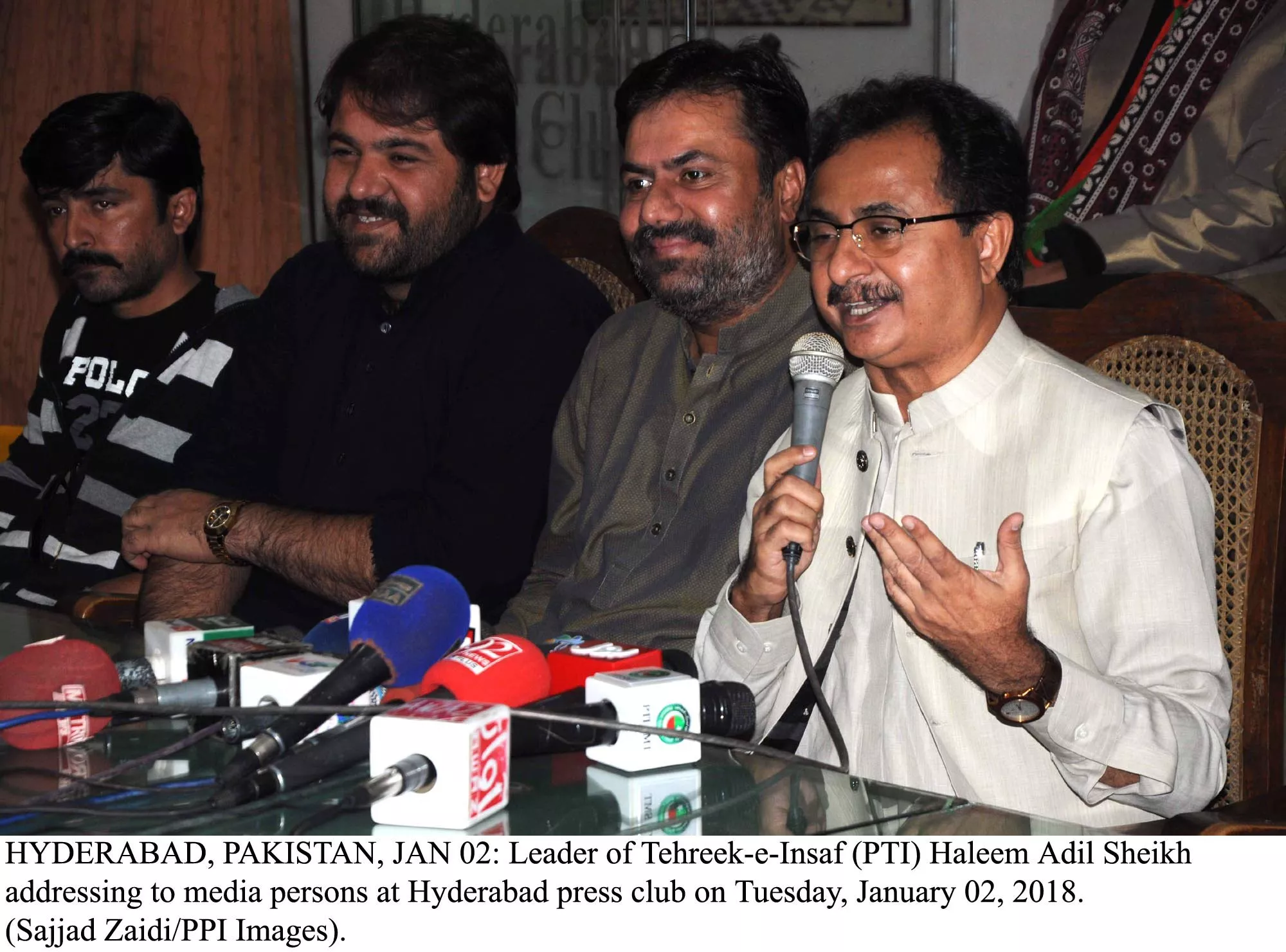 pti senior vice president shaikh accused the government of trying to buy time with its two day deadline photo ppi pti senior vice president shaikh accused the government of trying to buy time with its two day deadline photo ppi