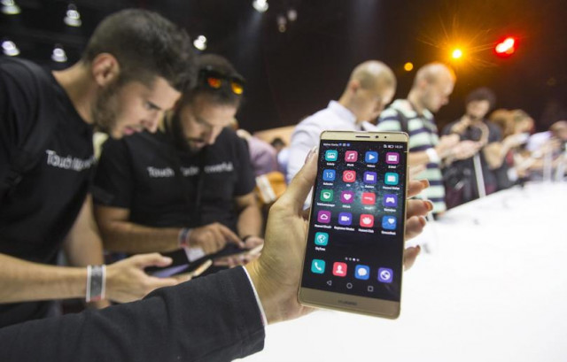 huawei to release mate 10 and mate 10 pro on oct 16 photo reuters huawei to release mate 10 and mate 10 pro on oct 16 photo reuters