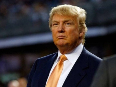 trump breaks with bannon says former white house aide lost his mind