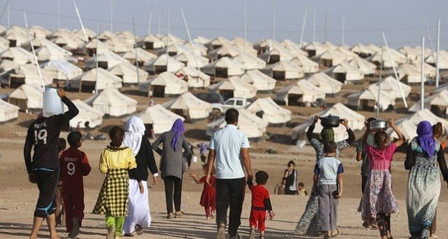 at the end of december more than 3 2 million displaced iraqis had gone home while 2 6 millions still lived away photo reuters