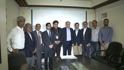 gladiators shake hands with express network gladiators shake hands with express network