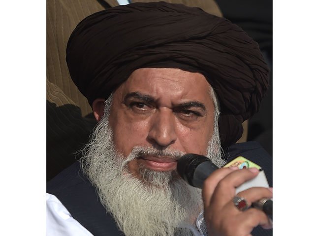 head of the tehreek e labaik pakistan khadim hussain rizvi announces the end of sit in protest on a blocked flyover bridge during a press conference in islamabad on november 27 2017 photo afp