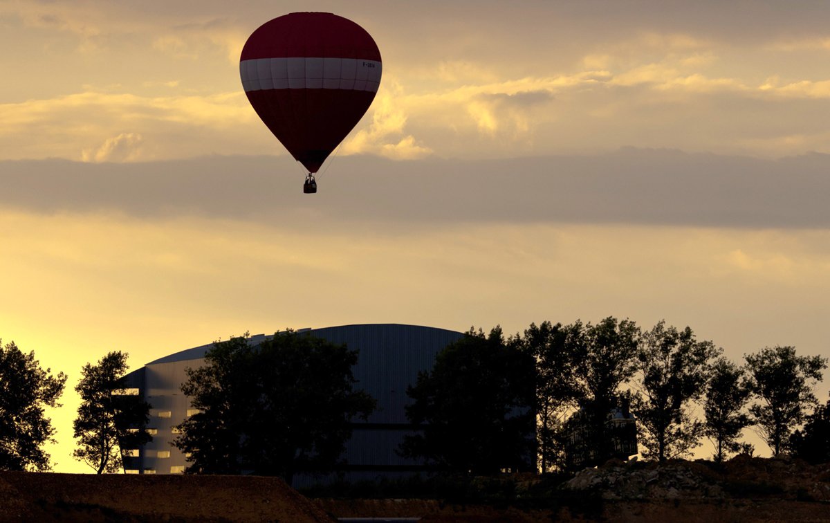 a hot air balloon photo afp